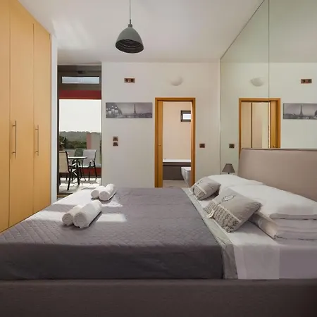 Ferienhaus Mit Privatpool Fuer 8 Personen Ca 160 Qm In Ialysos, Dodekanes Rhodos בית נופש *